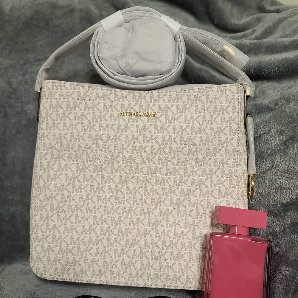 Michael Kors Crossbody - Picture 2 of 2